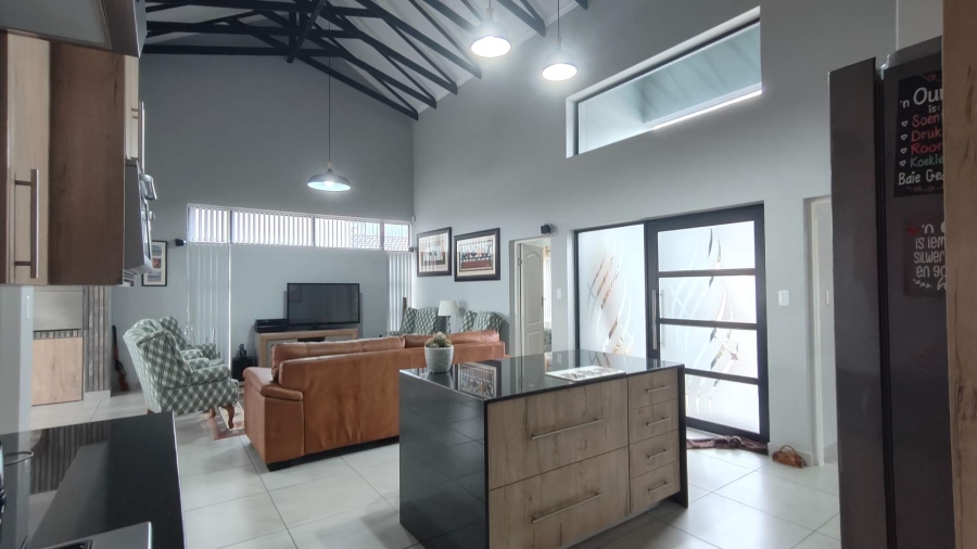 3 Bedroom Property for Sale in Hartenbos Heuwels Western Cape